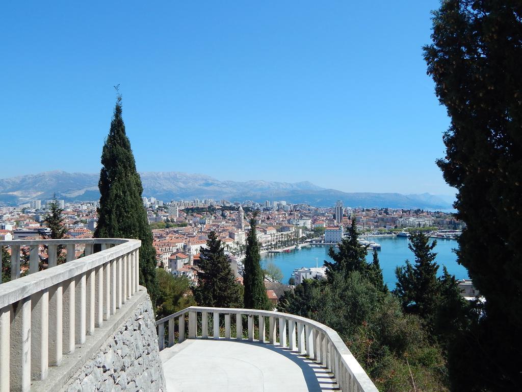 Apartments Moni Split Exterior photo